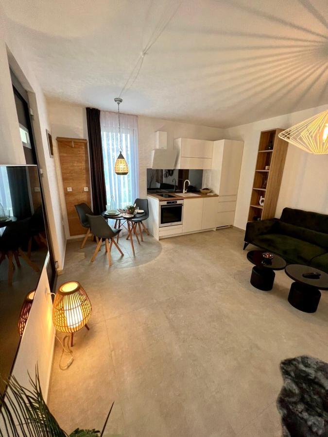 Apartmani Cube A Медулин Екстериор снимка