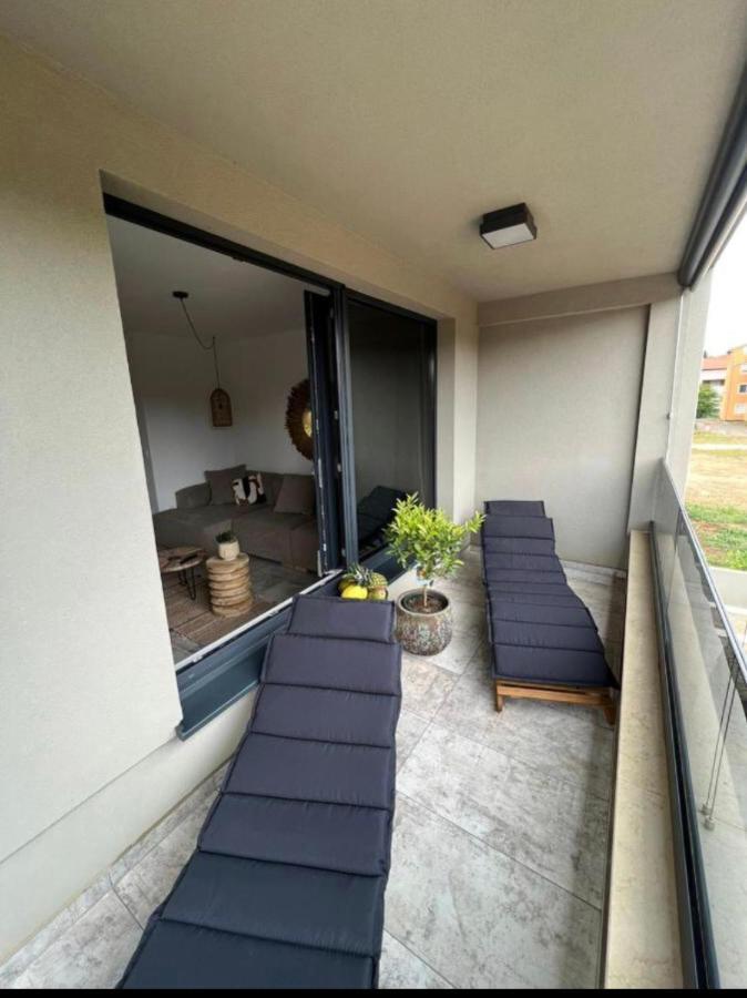 Apartmani Cube A Медулин Екстериор снимка